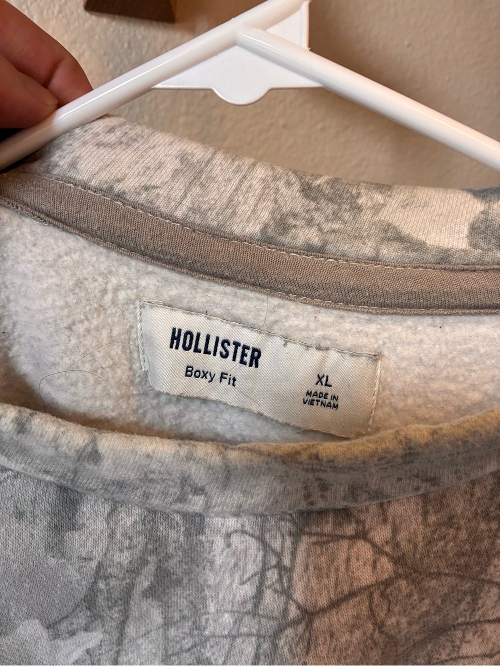 Hollister Men's Gray Camouflage Crewneck Sweater - Picture 3 of 3